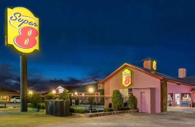 Super 8 by Wyndham Eastland