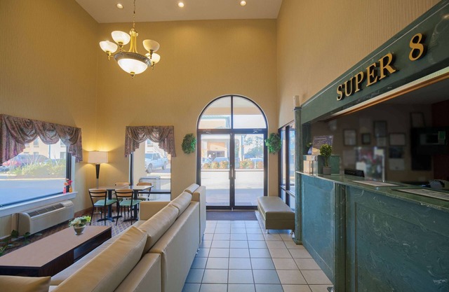 Super 8 by Wyndham Hammond