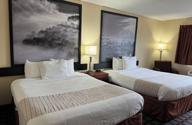 Super 8 by Wyndham Mason City