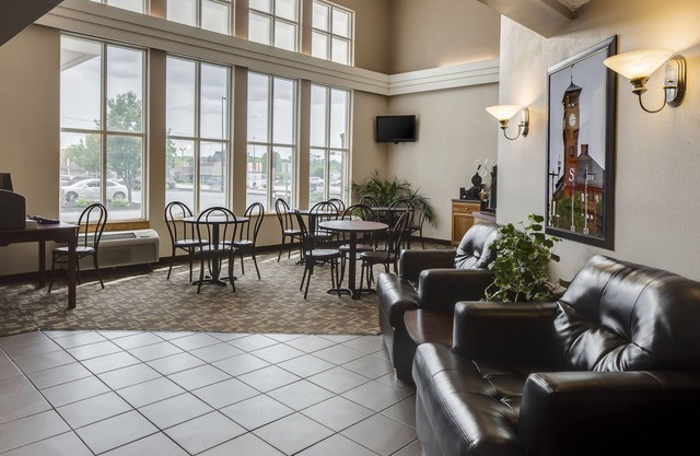 Super 8 by Wyndham Menomonie WI