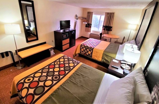 Super 8 by Wyndham Monticello