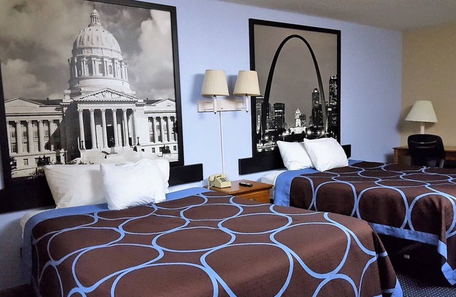 Super 8 by Wyndham O'Fallon MO/St. Louis Area