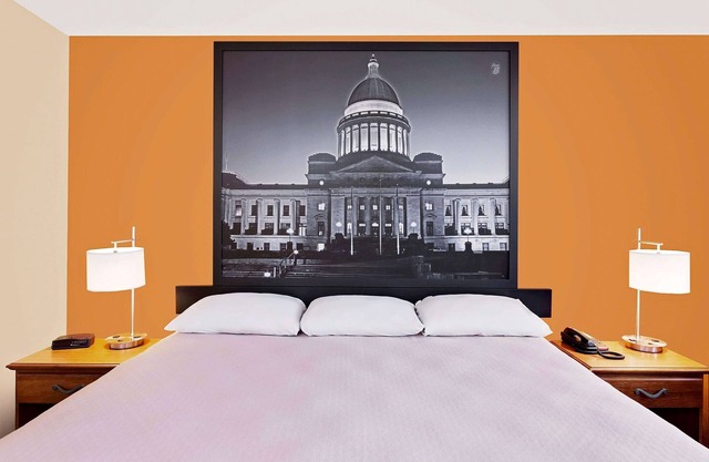 Super 8 by Wyndham Siloam Springs