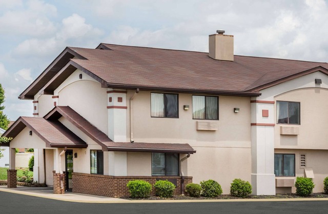 Super 8 by Wyndham Tappahannock VA