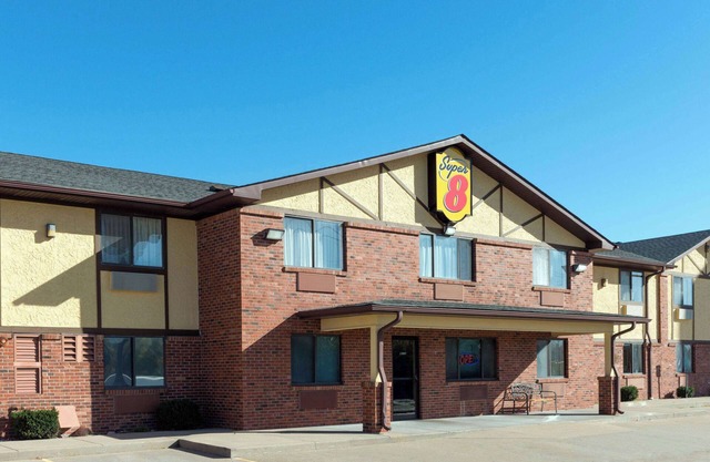 Super 8 by Wyndham Warrenton