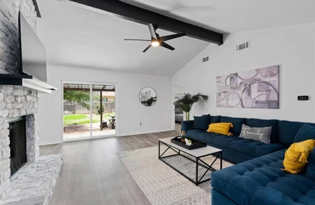 Super Comfy Home with Hot Tub