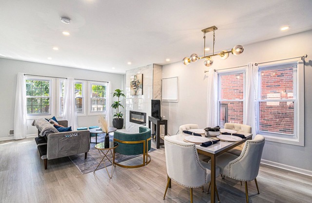 Super Lux Lower Level Duplex - n10 mins from Downtown