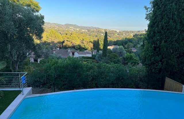 Superb 3-suite apartment with 3 terraces