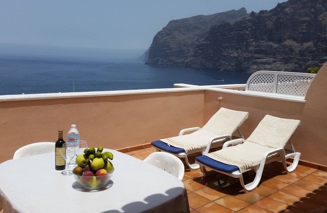 SUPERB APARTMENT WITH SPECTACULAR CLIFF SUN TERRACE AND SEA VIEWS boasting. 1