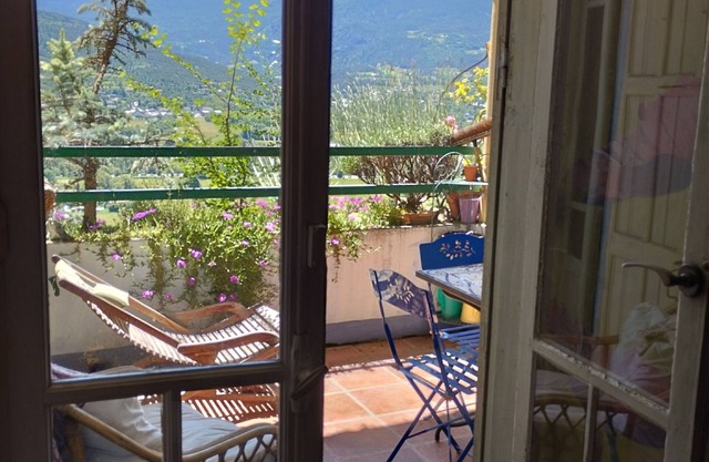 Superb, comfortable apartment with view in Embrun