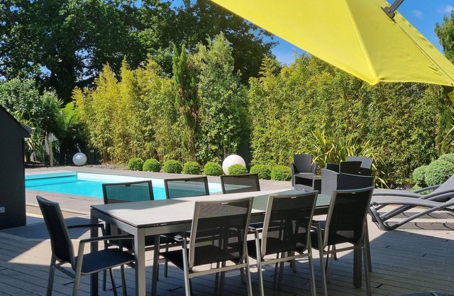 Superb house 100m from the sea with heated swimming pool