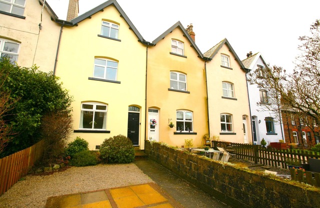 Superb Lancashire & Yorkshire Terrace house sleeps 2 - 9