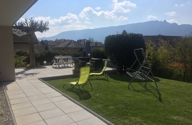 Superb new T3 furnished near thermal baths quiet parking