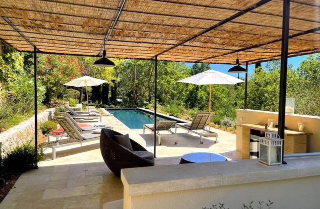 Superb Villa between Aix en Provence and Luberon