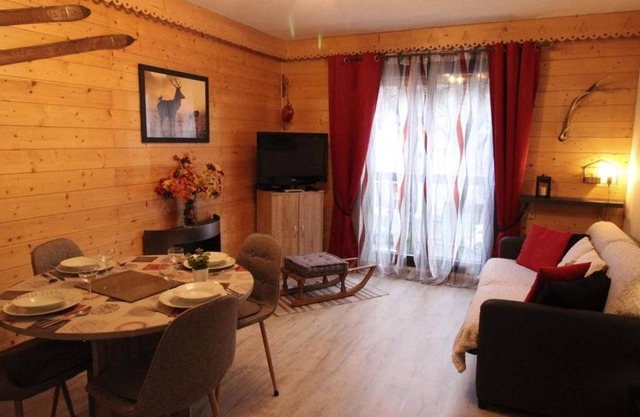 Superbe 2 Pièces Tout Confort à Luchon - Parking, WIFI, Près Télécabine - FR-1-313-218