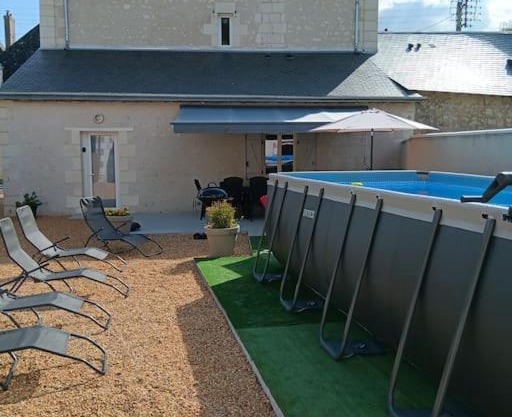 Superbe gite 10 personnes à Gizeux avec piscine l'été