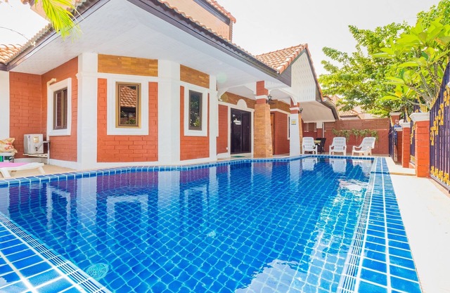 Superior 4 bedroom villa - Garden Villa - Pattaya Holiday House - Walking Street
