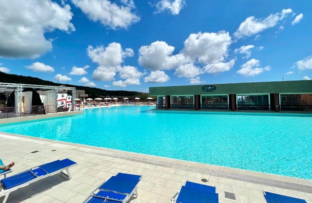 Superior apartments in Residence with swimming-pool in Cugnana Verde