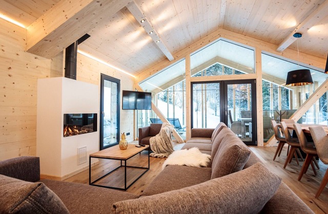 Superior Chalet with 4 bedrooms and sauna & whirlpool