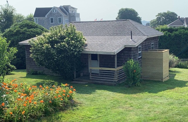 Surf's Up Snug Harbor East Matunuck Beach House