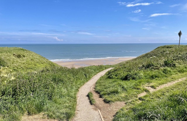 Surfers Retreat with Incredible Sea Views and 2 minute walk to the beach