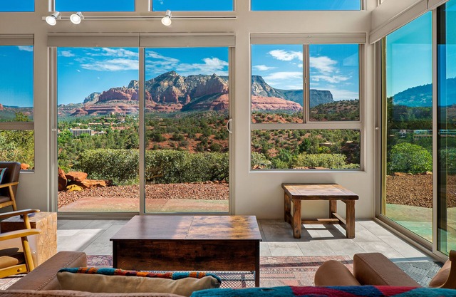 Surrounded by Unobstructed Breathtaking Views! Mountain Trails from Home! Guest