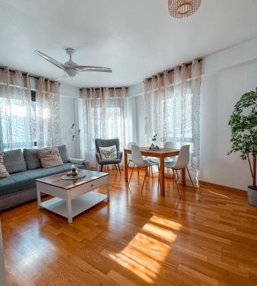 "Susurros de la Piedra Escrita"