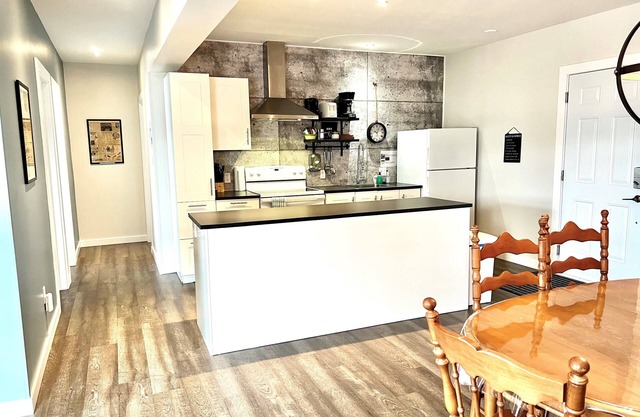 SUTTON - CONDO IN THE HEART OF THE VILLAGE