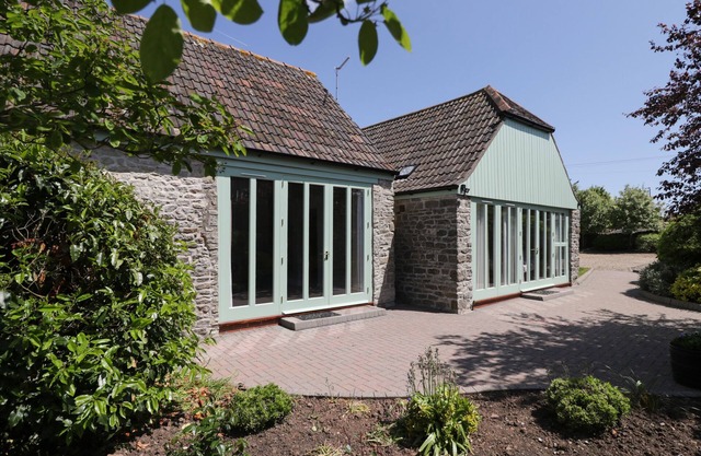 SWALLOW BARNS, family friendly, with a garden in Chipping Sodbury
