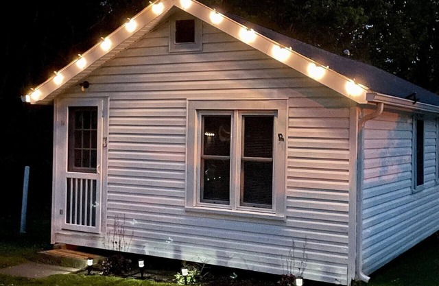 Sweet and Cozy GOTL 2 Bdr Cottage- Pet Friendly!