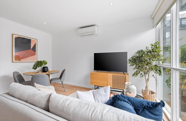 Sweet Darling by Ready Set Stay- South Yarra - WIFI, parking & linen and towels