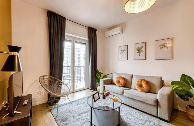 Sweett | Solari II - Two Bedroom Apartment, Sleeps 4