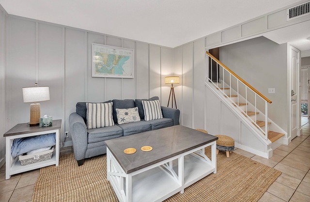 Swim, bike, relax: South Side Condo near East Beach with 4 bikes included