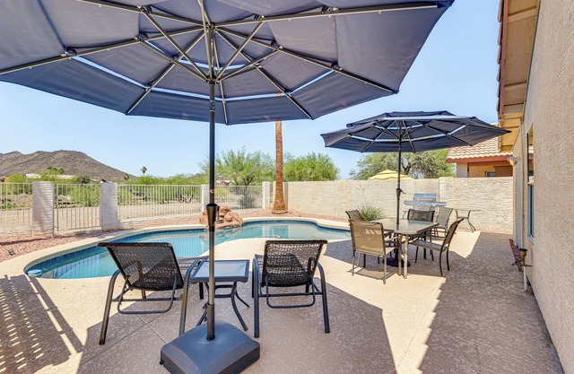Swim w/a View: Scenic Desert Retreat in Glendale