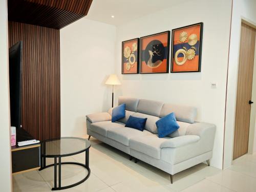 T&C Boxhill Gated 5 Min To Kuching Airport 12Pax