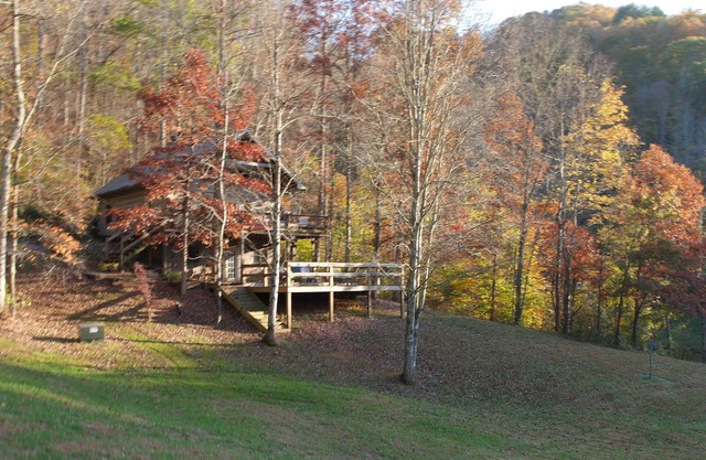 T Lea Farm: Your serene Luxury *73-Acre Vacation Retreat great for bikers too!