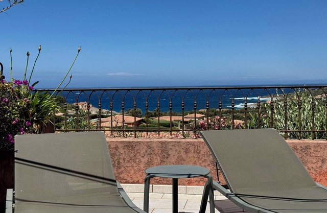 T2 air conditioned with terrace 40 M2 very beautiful sea view in residence with swimming pool