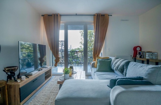 T2 cosy Bordeaux - tram & parking