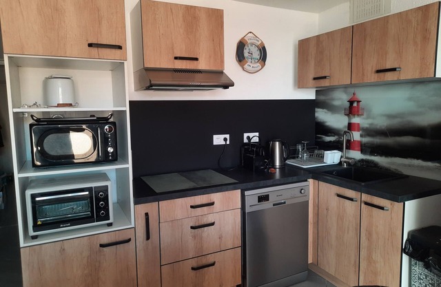 T2 on the port, terrace, private parking and orange fiber