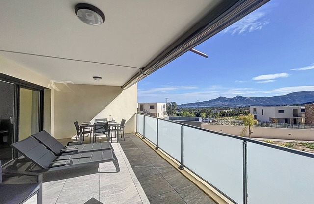 T3 Apartment - Residence with swimming pool