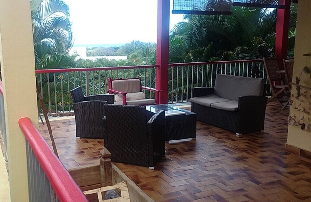 T3 Montana 2, DESHAIES, 350 m Grande Anse, 5/7 people, 2 bedrooms + living room, terrace.