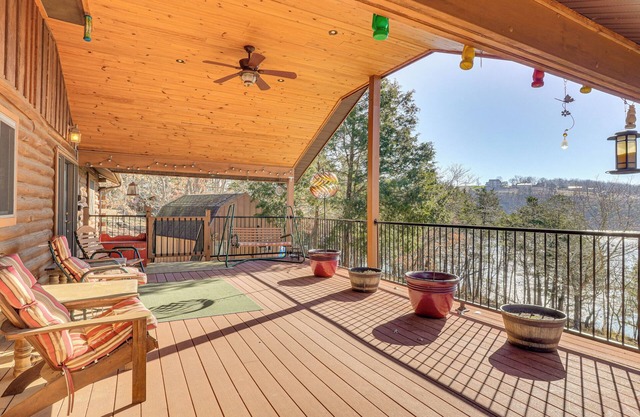 Table Rock Lake Cabin w/Waterfront Views!