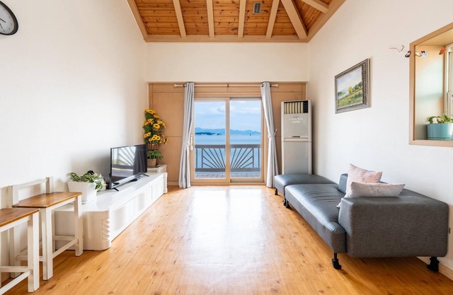 Taean Tteulapbada Pension