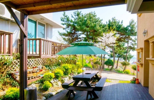 Taean Versailles Pension