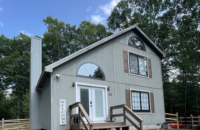 Tafton Vacation Chalet with access to Lake Wallenpaupack