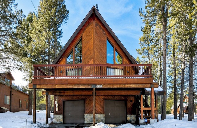 Tahoe Donner-Slp10, backs to XCountry, downhill skiing nearby.