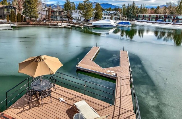 Tahoe Keys Mountain Vistas-Waterfront, Panorama Views, Dock, 30-90 day stays