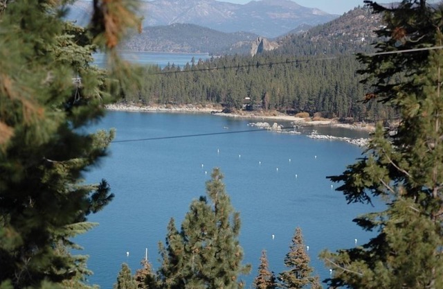 Tahoe Retreat: Cozy, Private, Fully Equipped, Great Views. Share!