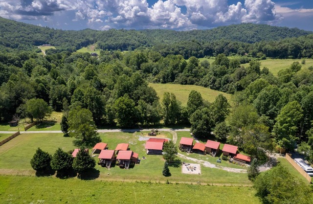 Tail of the Dragon Resort Cabins Mountain View #5