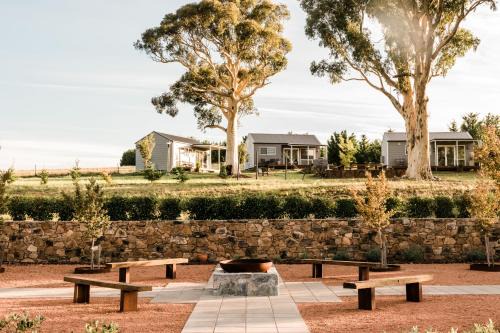 Tallagandra Hill Winery Cottages